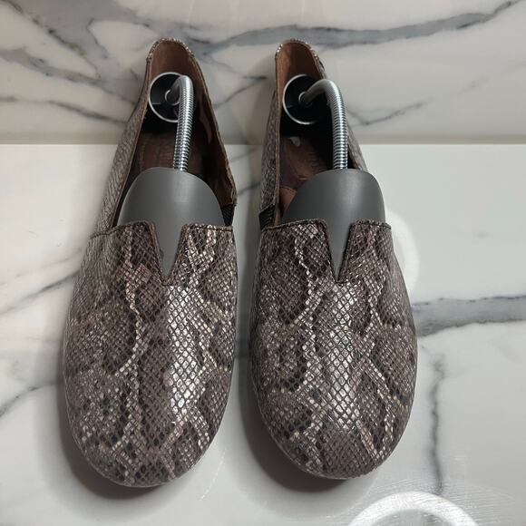 Born Women's Reptile Leather Driving Shoes Slip On Comfort Loafers Sz 11 EUC - Picture 2 of 8